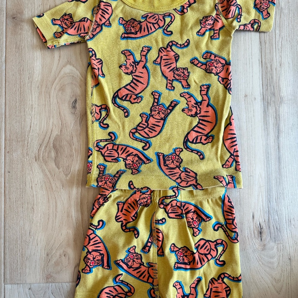 Hanna Andersson Yellow Tiger Print Short Sleeve Cotton Pajama Set
